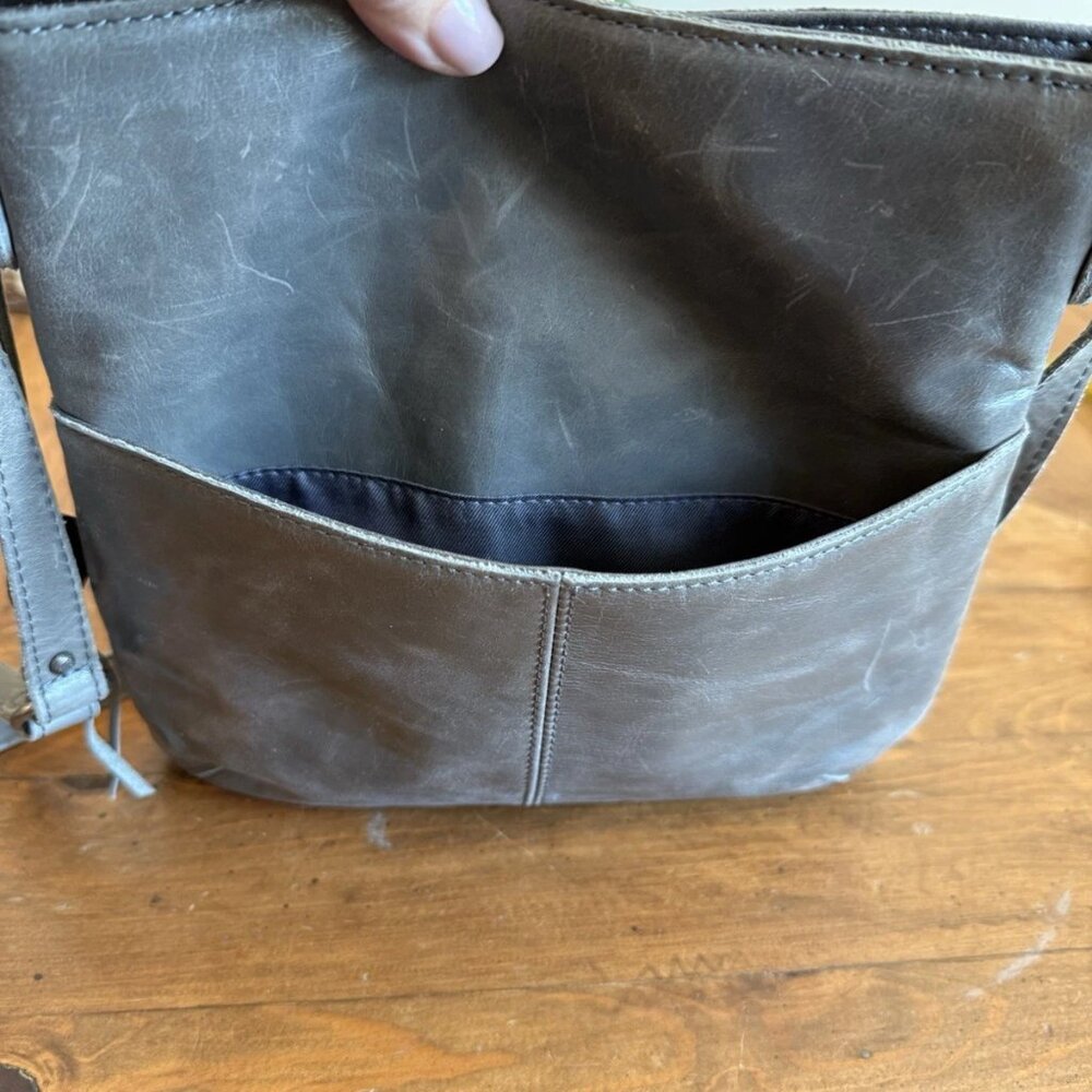The Sak Leather Purse - Picture 13 of 16